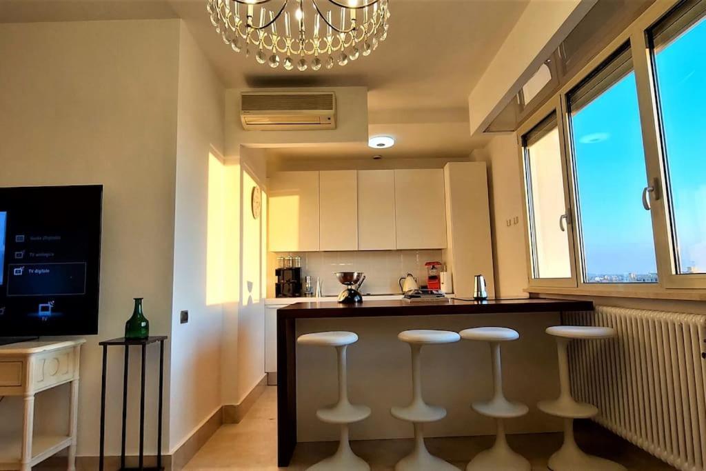 Penthouse Near Rome, Free Parking. Apartamento *